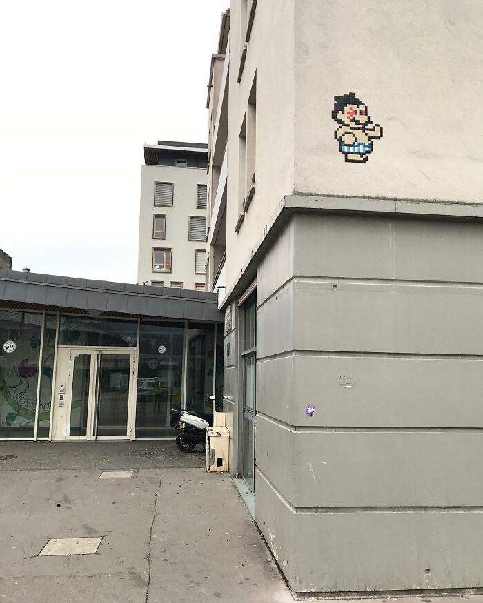 Pixel Art Party on City Walls? Yup, This Artist Nailed It!