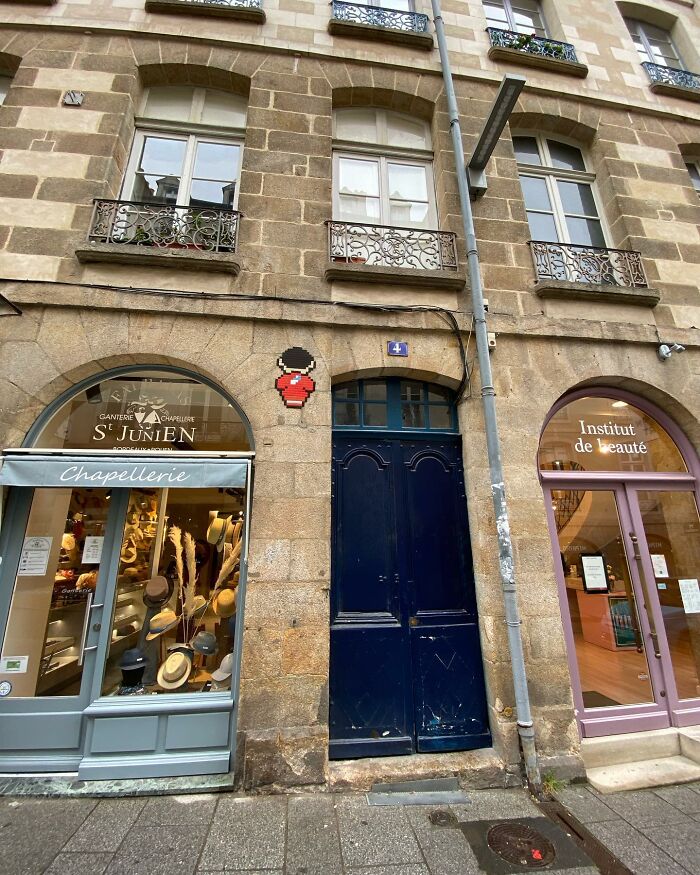 Pixel Art Party on City Walls? Yup, This Artist Nailed It!