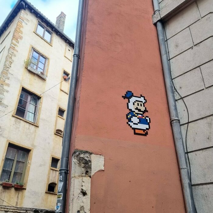 Pixel Art Party on City Walls? Yup, This Artist Nailed It!