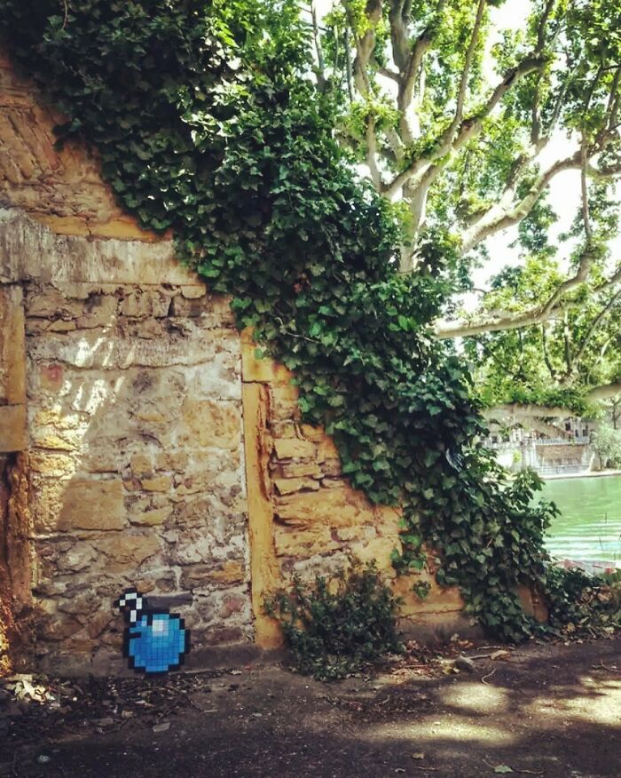 Pixel Art Party on City Walls? Yup, This Artist Nailed It!