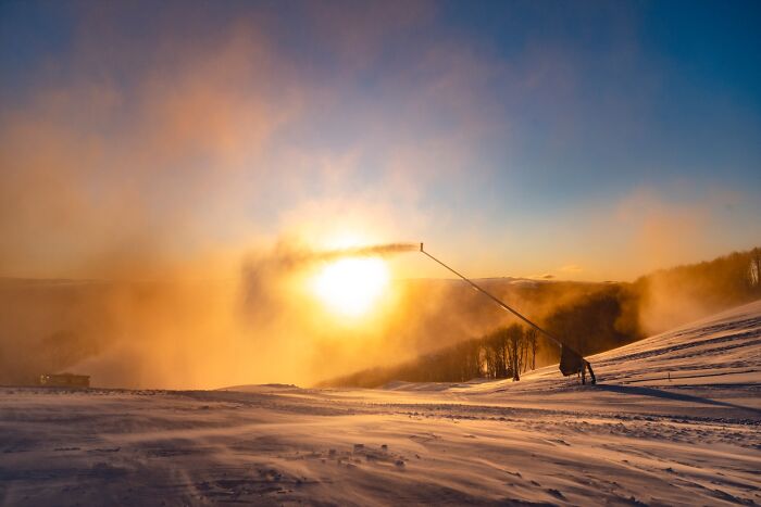Fresh Snow, Zero Alarm Clocks