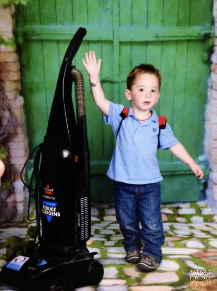 My Kid Hates School Pics So Much They Got a Vacuum Into the Shot to Cheer Them Up