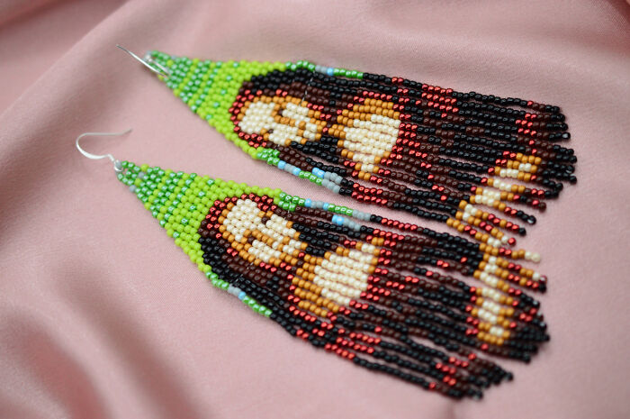 Mona Lisa But Make It Jewelry