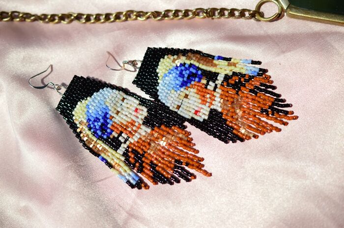 Girl With A Pearl Earring—But Make It Jewelry