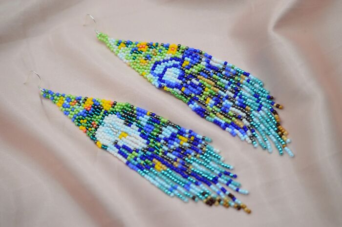 Van Gogh’s ‘Irises’ Blossom in Beads