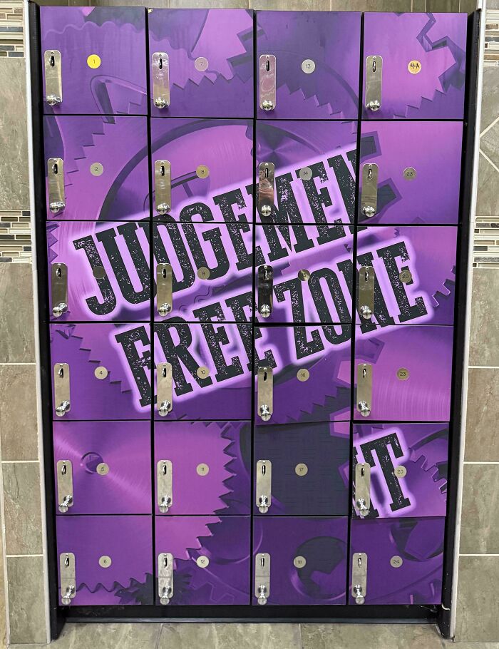 Wait, They Actually Messed Up THAT? The Funniest ‘You Had One Job’ Fails Ever