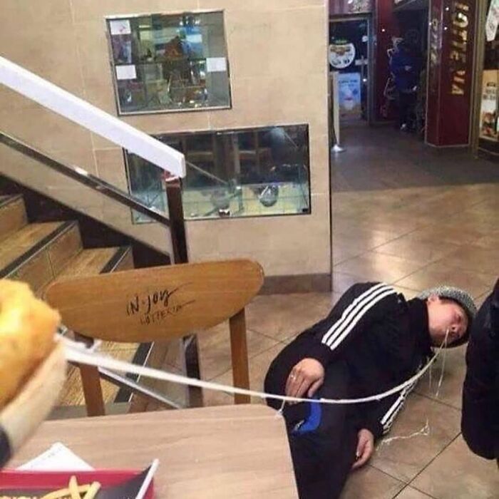Wait, They Actually Collected These?? 99 Photos That Are So Weird You’ll Laugh and Groan