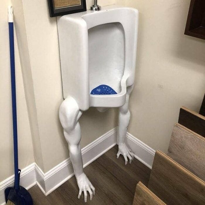 Wait, They Actually Collected These?? 99 Photos That Are So Weird You’ll Laugh and Groan