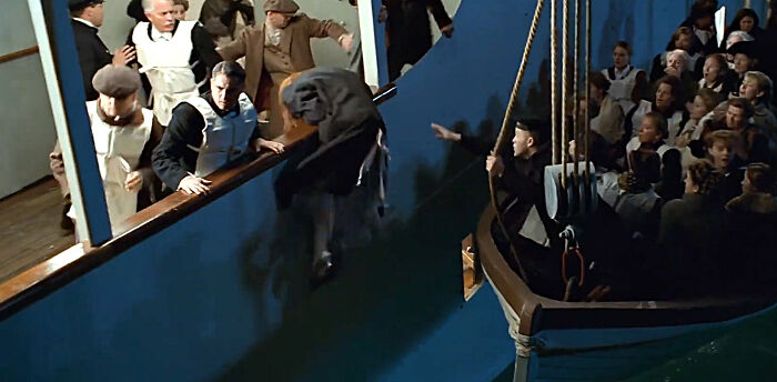 Rose from Titanic ditches her safe lifeboat spot to stick with her new love on the sinking ship — risky romance alert!