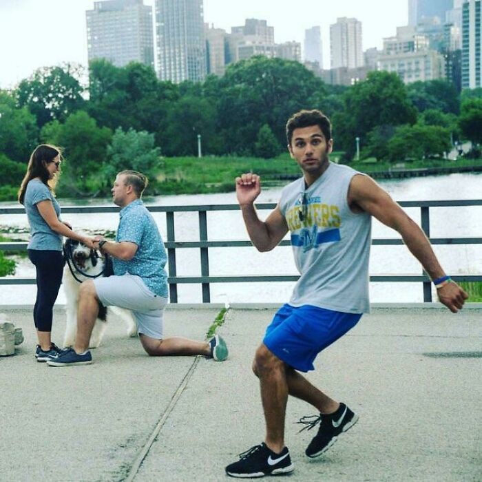 Jogger Accidentally Crashes Friends’ Engagement Photo — Instant Regret!
