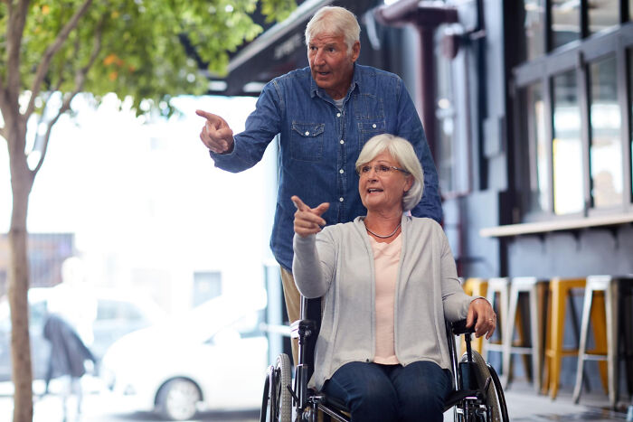 Wait, They Actually Ranked These 36 Weird Things Guys Noticed About Girlfriends!