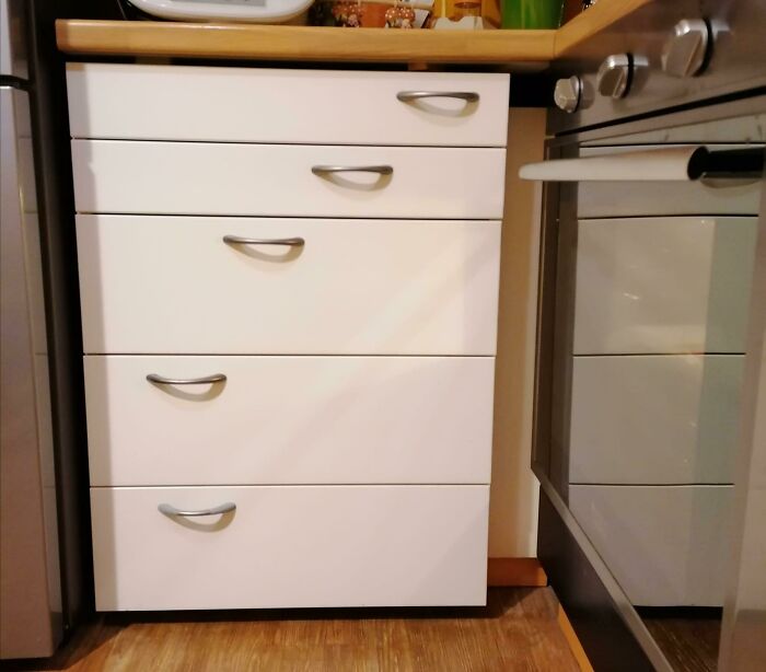 Mounted Drawer Handles to Open Oven—Genius or Just Lazy?