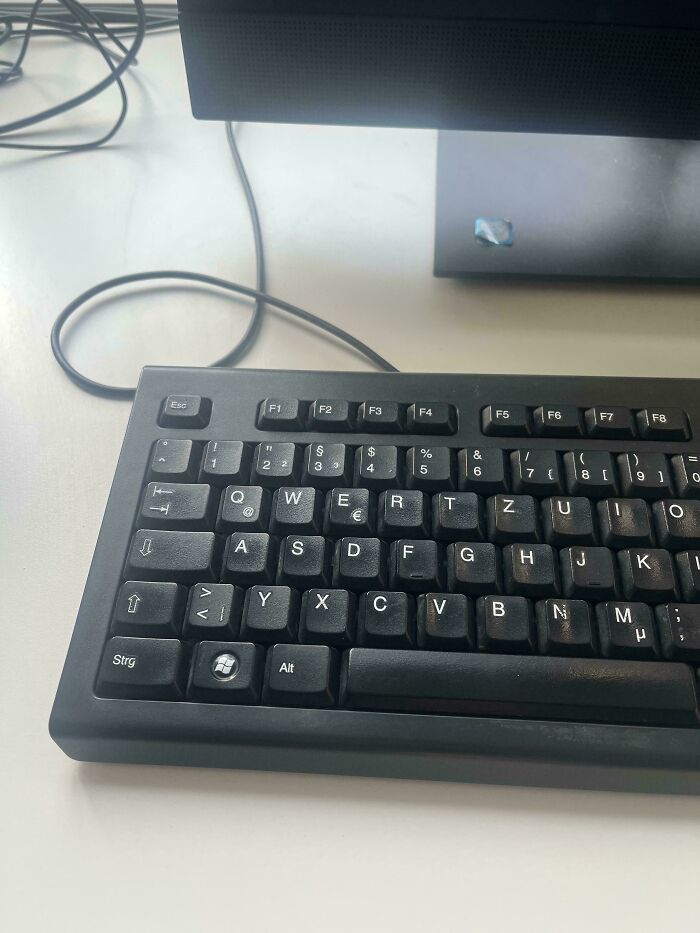 Old School Windows Keyboards Still Hanging On