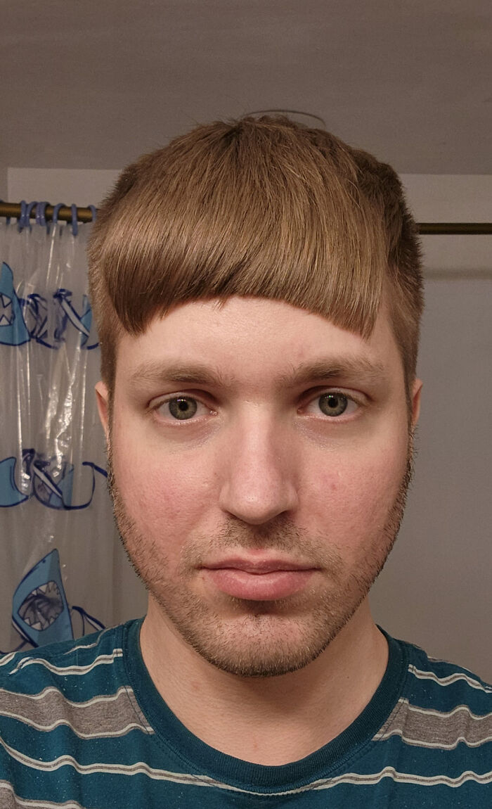 Oops! 59 Haircut Disasters That Make Us Cringe (And Laugh)