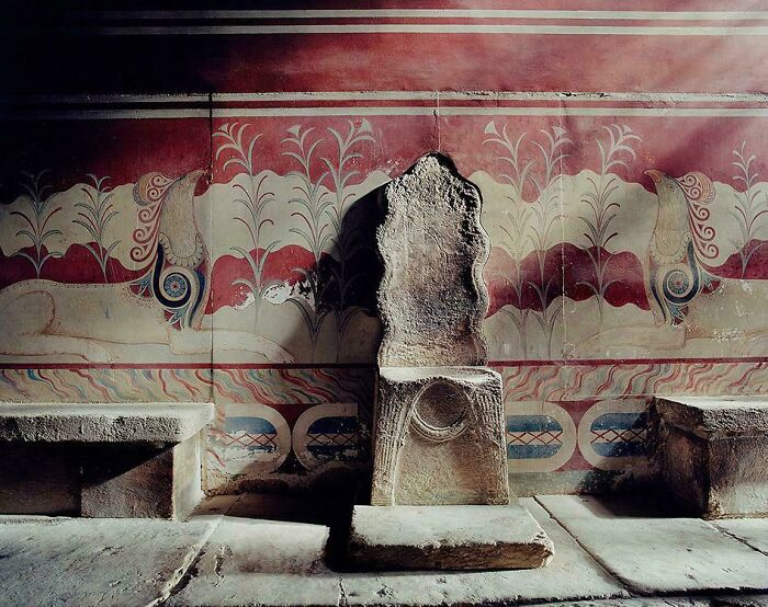 Europe’s Oldest Throne Hangs Out at Bronze Age Palace of Knossos, Crete, Around 15th Century BC