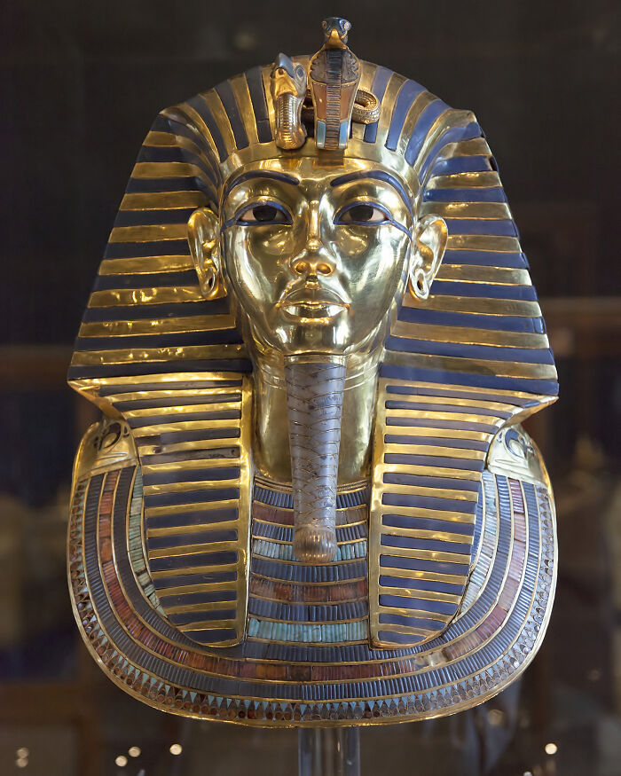 King Tut’s Gold Mask: A Solid Gold, Gemstone-Smashing Masterpiece from 1323 BC