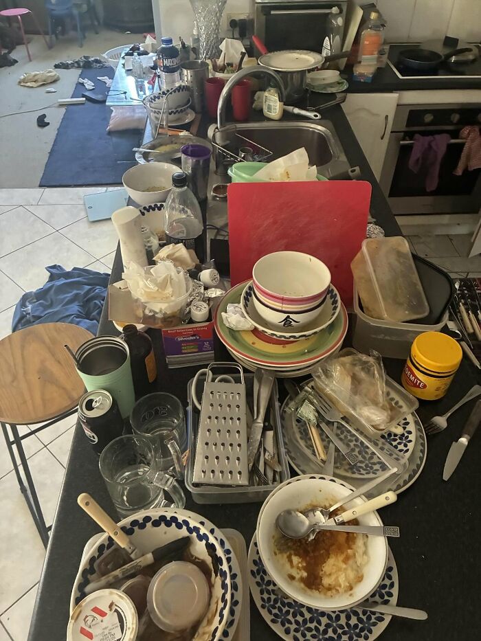 3 Days Off Means Infinite Mess for This Poor Guy