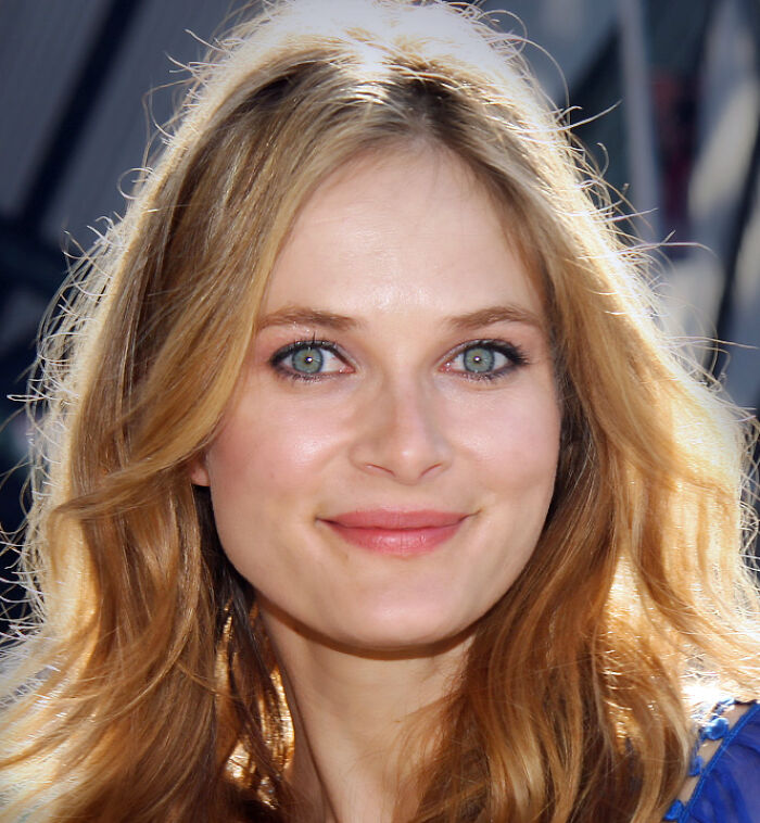 Rachel Blanchard: Comedy Queen from Canada, 50