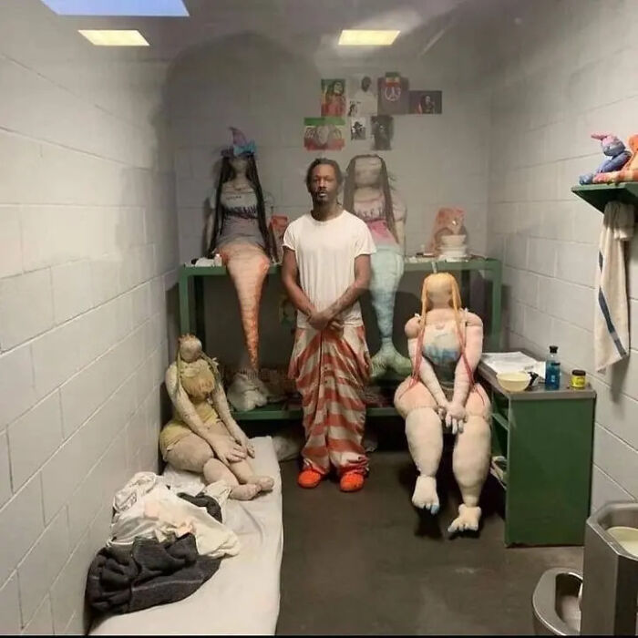 This Inmate Creates Wild Dolls Inside His Cell