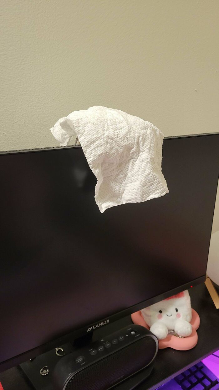 Creepy Paper Towel On My Webcam... Twice! And I Live Alone