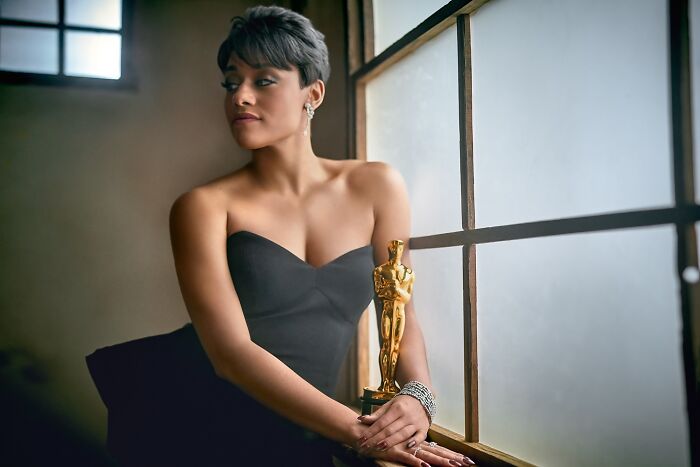 Hollywood’s Chill Zone: 50 Celebs Unplugged In One Epic Room