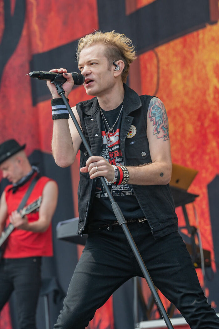 Deryck Whibley: Punk Rock MVP, 46