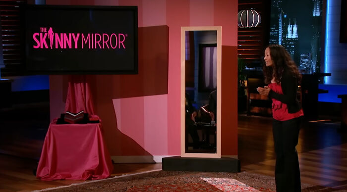 Skinny Mirror: The Mirror That Lies to Your Face (Kind of)