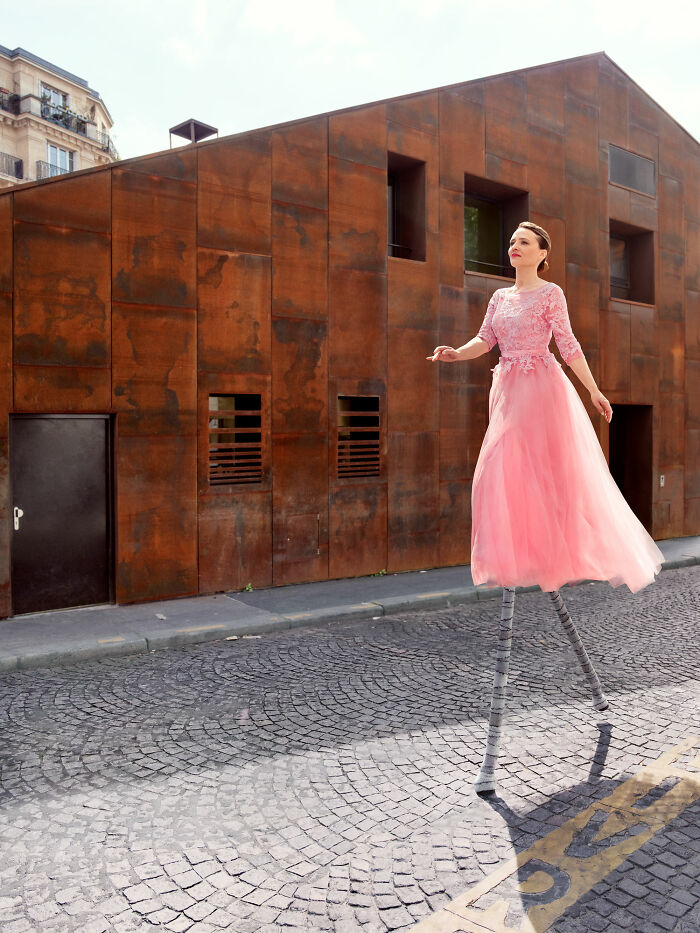 These Hand-Knitted Jumpers Make People Totally Vanish Into Their Backgrounds—You’ve Gotta See It!