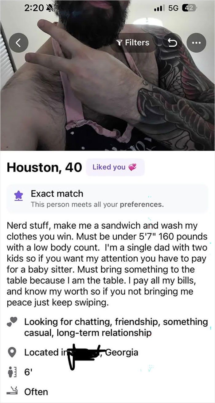 Oops! These Dating Profiles Are So Cringey, You'll Laugh (or Cry) Out Loud