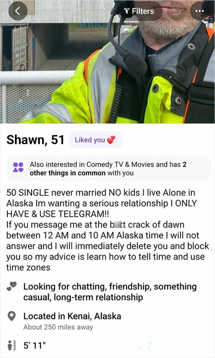 Oops! These Dating Profiles Are So Cringey, You'll Laugh (or Cry) Out Loud