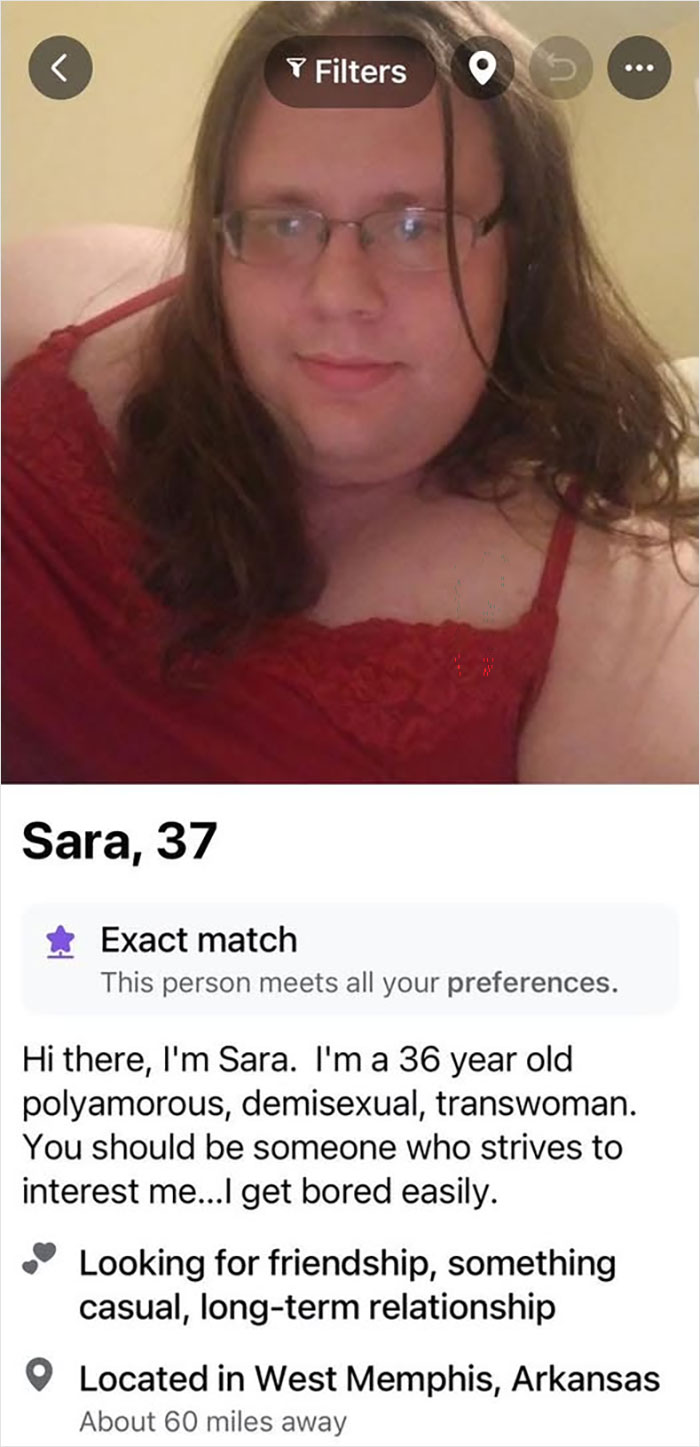 Oops! These Dating Profiles Are So Cringey, You'll Laugh (or Cry) Out Loud