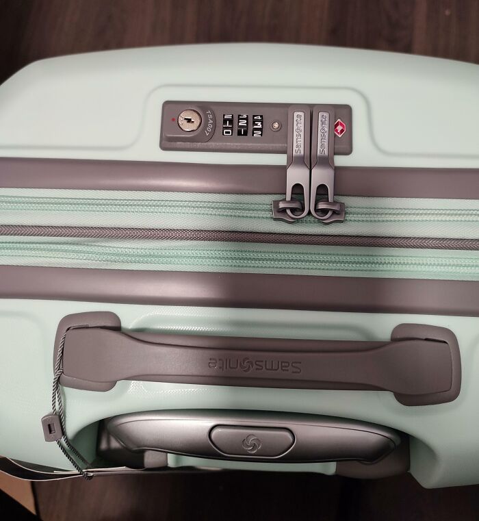 Bought a Suitcase That Came Locked. Offered 20% Off to Keep It