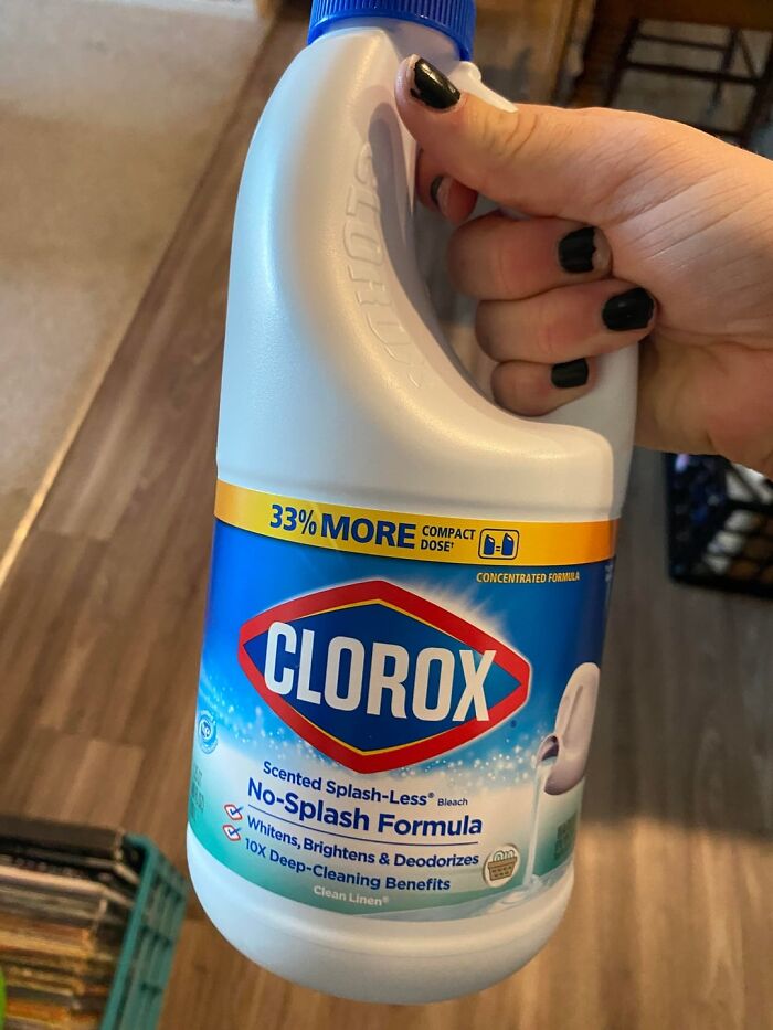 Laundry Thief Got A Bleach Surprise—Hope They Like Ruined Clothes!