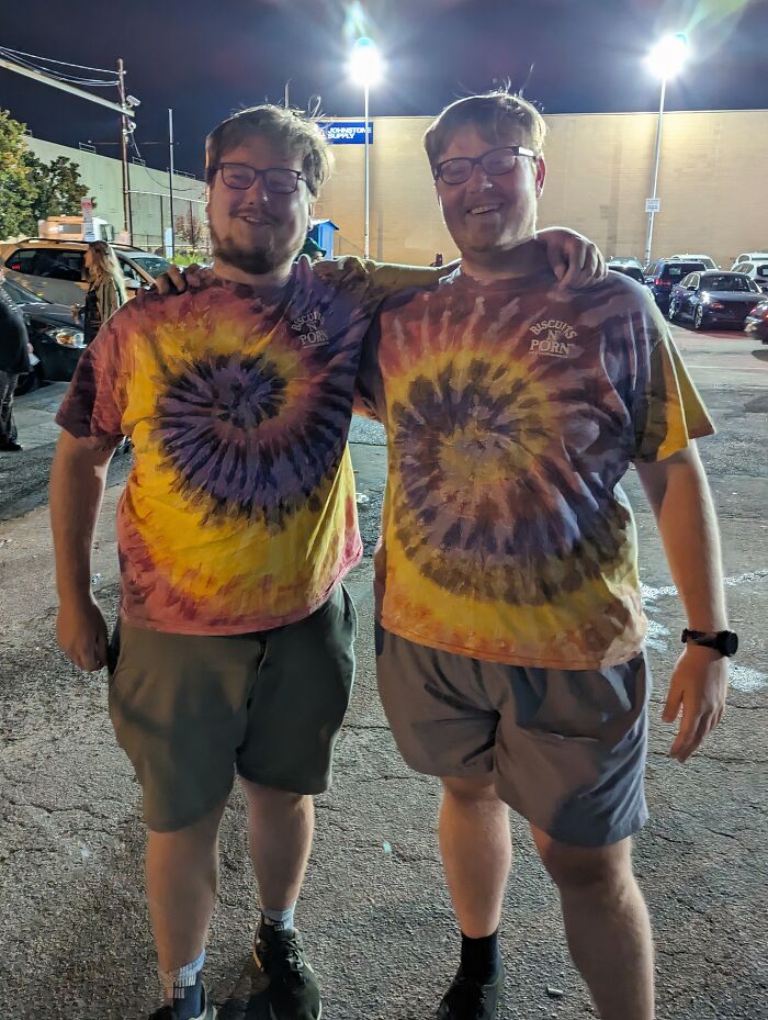 Met My Doppelganger at a Concert—Couldn’t Believe My Eyes!