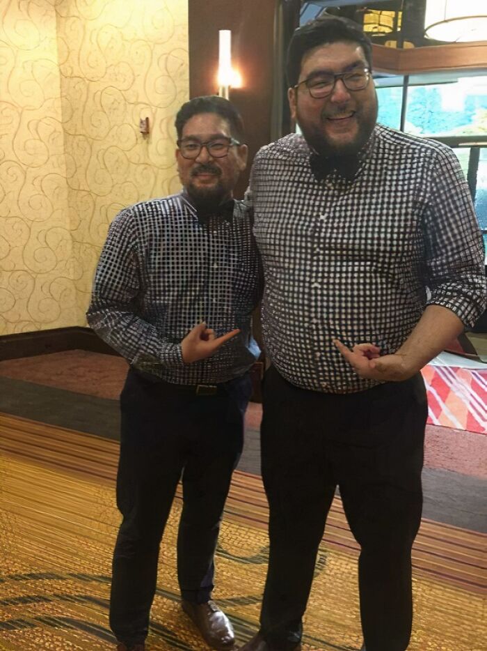 Friend Met Stranger at Wedding Wearing Same Outfit—Twinning!