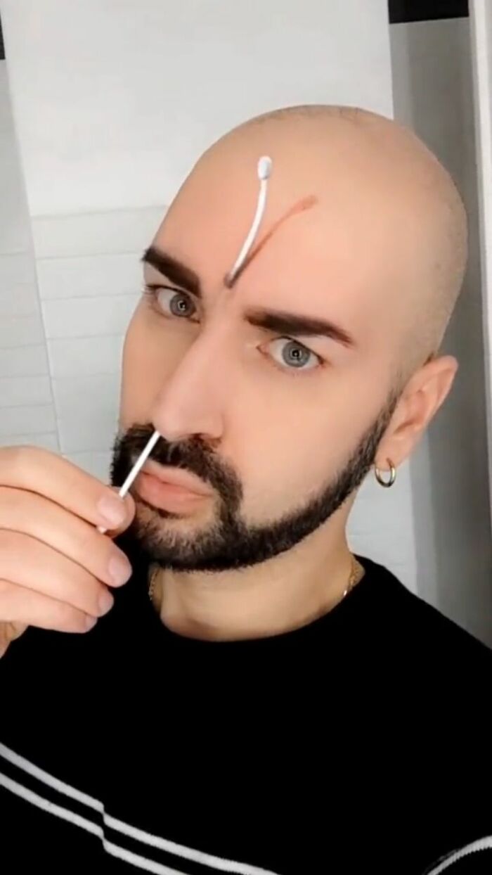 Wait, This Artist Painted 3D Illusions on Himself And It’s Mind-Blowing!