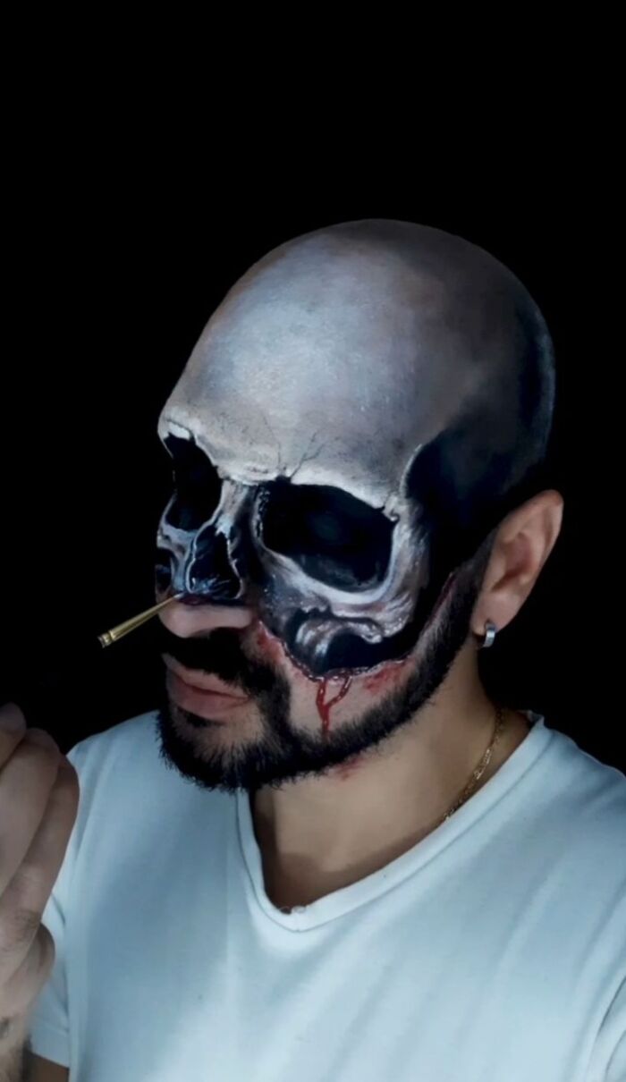 Wait, This Artist Painted 3D Illusions on Himself And It’s Mind-Blowing!