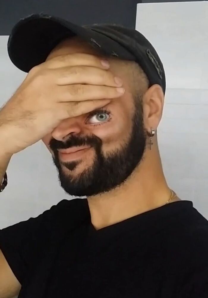 Wait, This Artist Painted 3D Illusions on Himself And It’s Mind-Blowing!