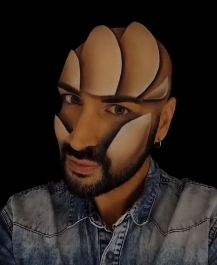 Wait, This Artist Painted 3D Illusions on Himself And It’s Mind-Blowing!