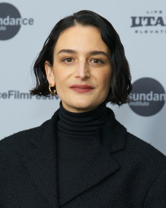 Jenny Slate: Quirky Comedian Extraordinaire, 44