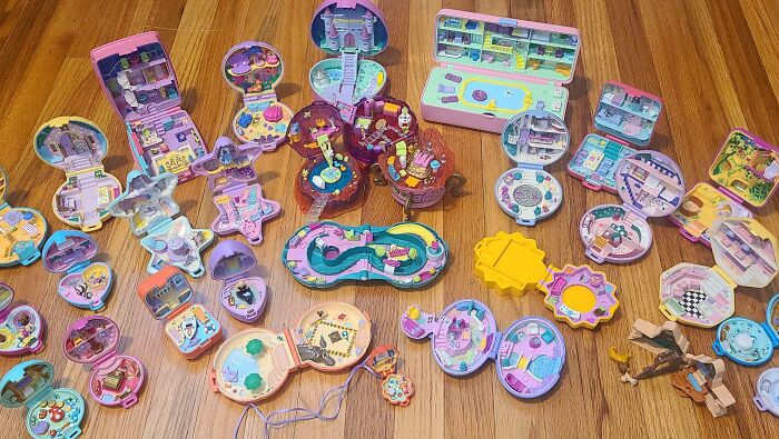 Polly Pocket Collection That’s Pocket-Sized Perfection