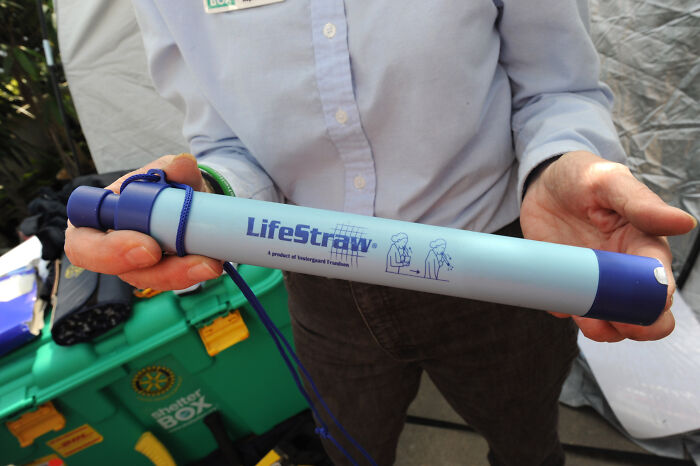 A Straw That Filters Water So You Don’t Die Thirsty