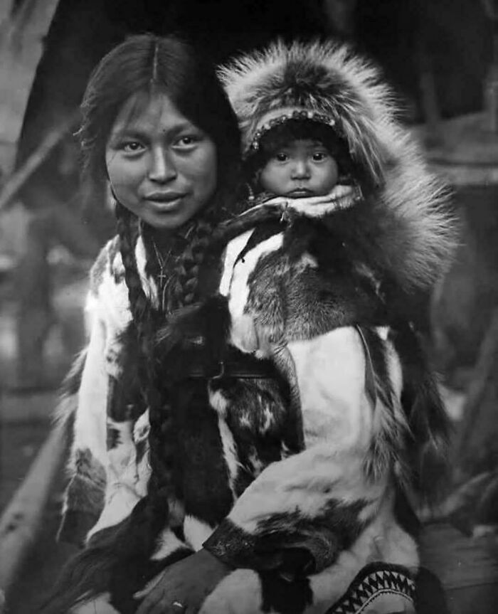 Alaska Throwback: King Island Inuit Woman And Child From 1915–1925