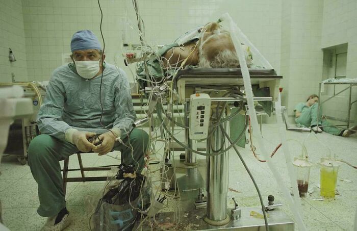 This Cardiac Surgeon Just Pulled Off The Longest Heart Transplant Ever — His Assistant Wasn’t Even Awake!