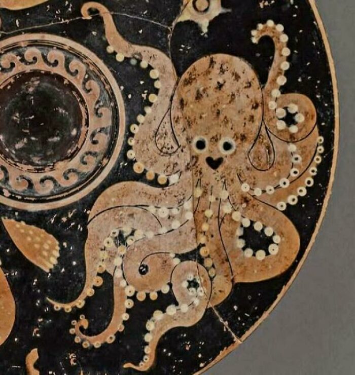 Here's A Smiling Octopus To Brighten Up Your Monday