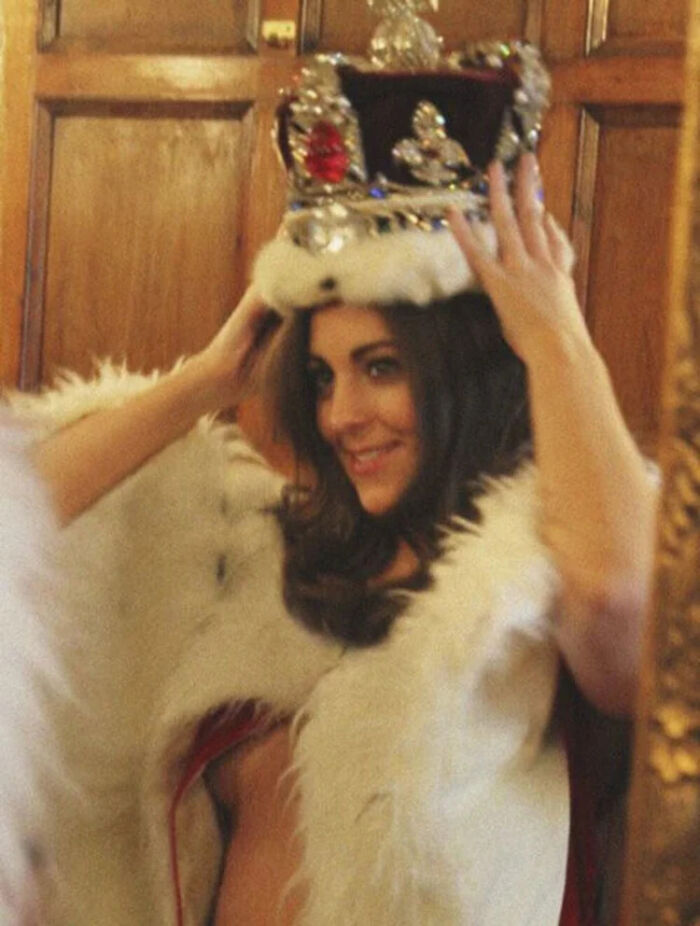 Kate Shows Off Her Crown