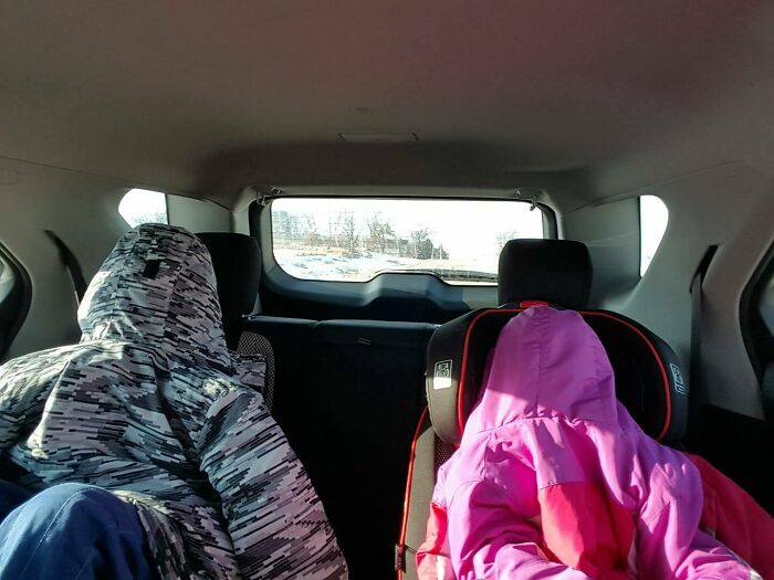 The 49 Wildest Sibling Fights That’ll Make You Laugh (And Nod)