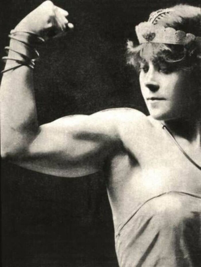 Vulcana, The Welsh Strongwoman Who Could Totally Probably Beat You Up, Circa 1900