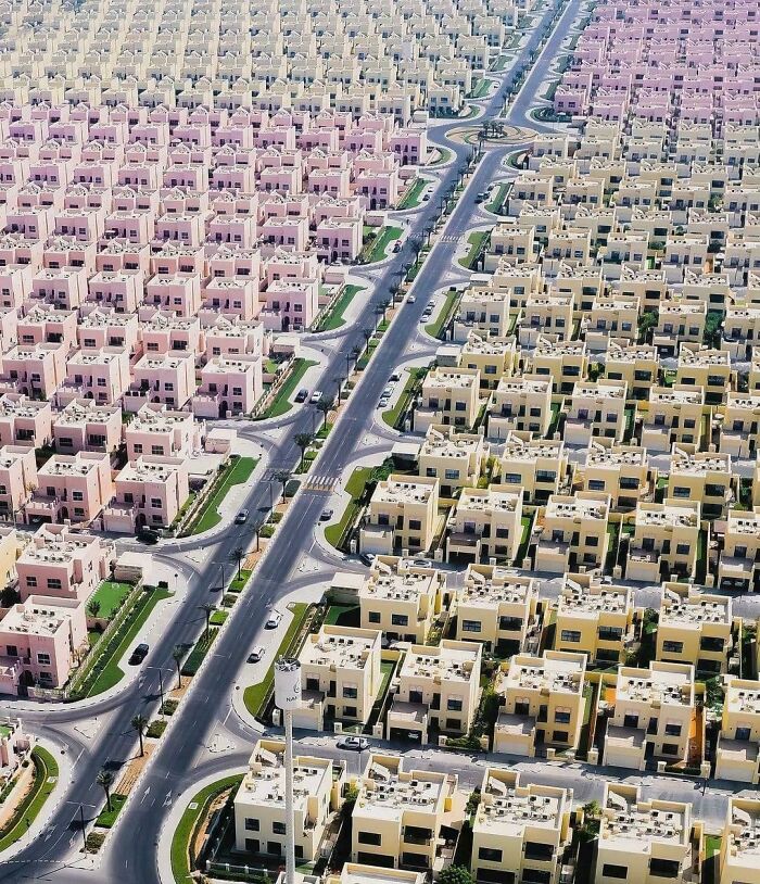 Dubai’s Nad Al Sheba 'Community': Fancy but Kinda Weird