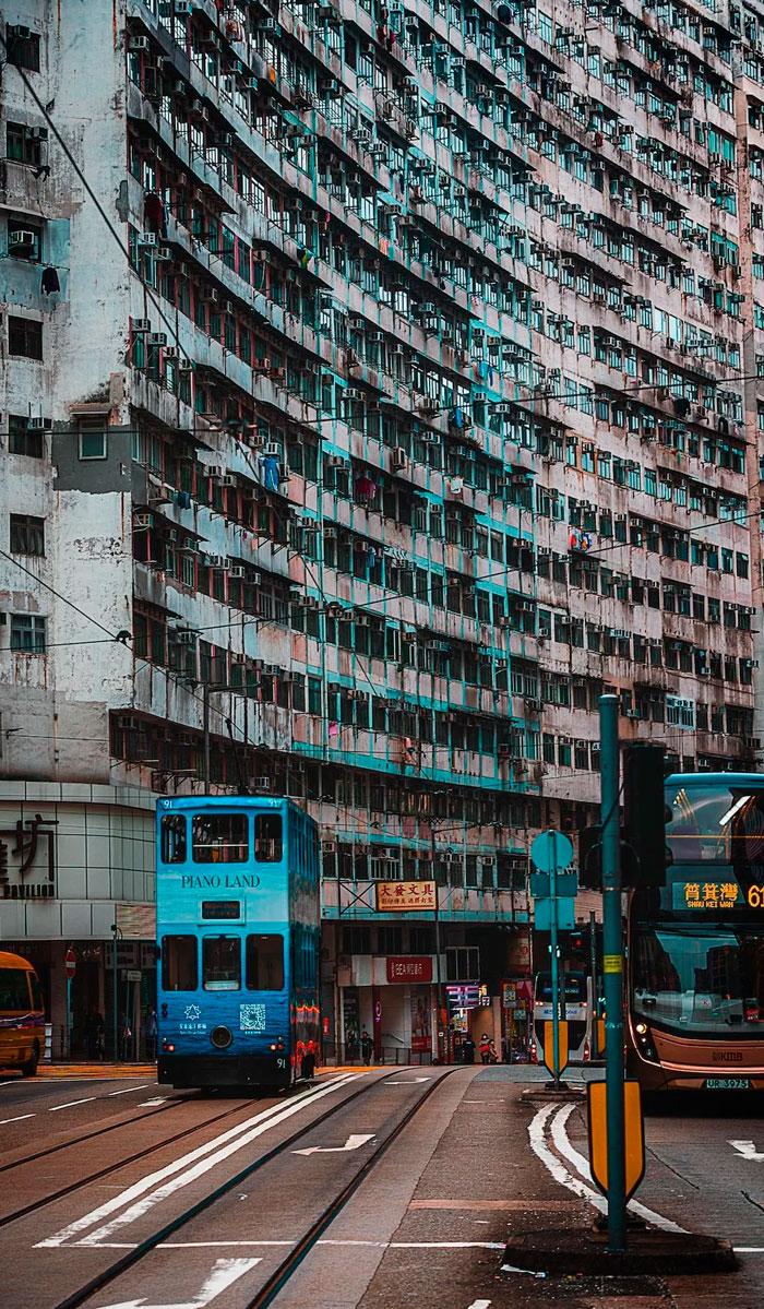 Hong Kong Chaos: Urban Overload